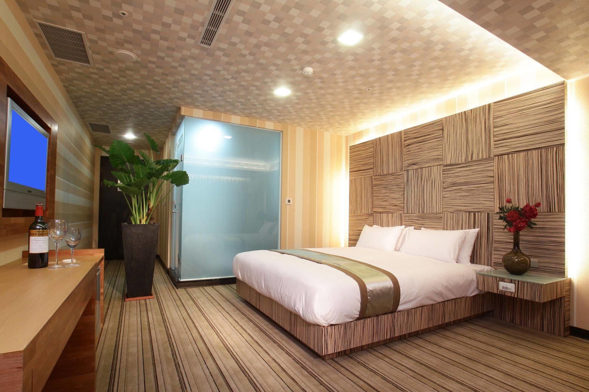 Yoai Hotel Yilan Exterior photo