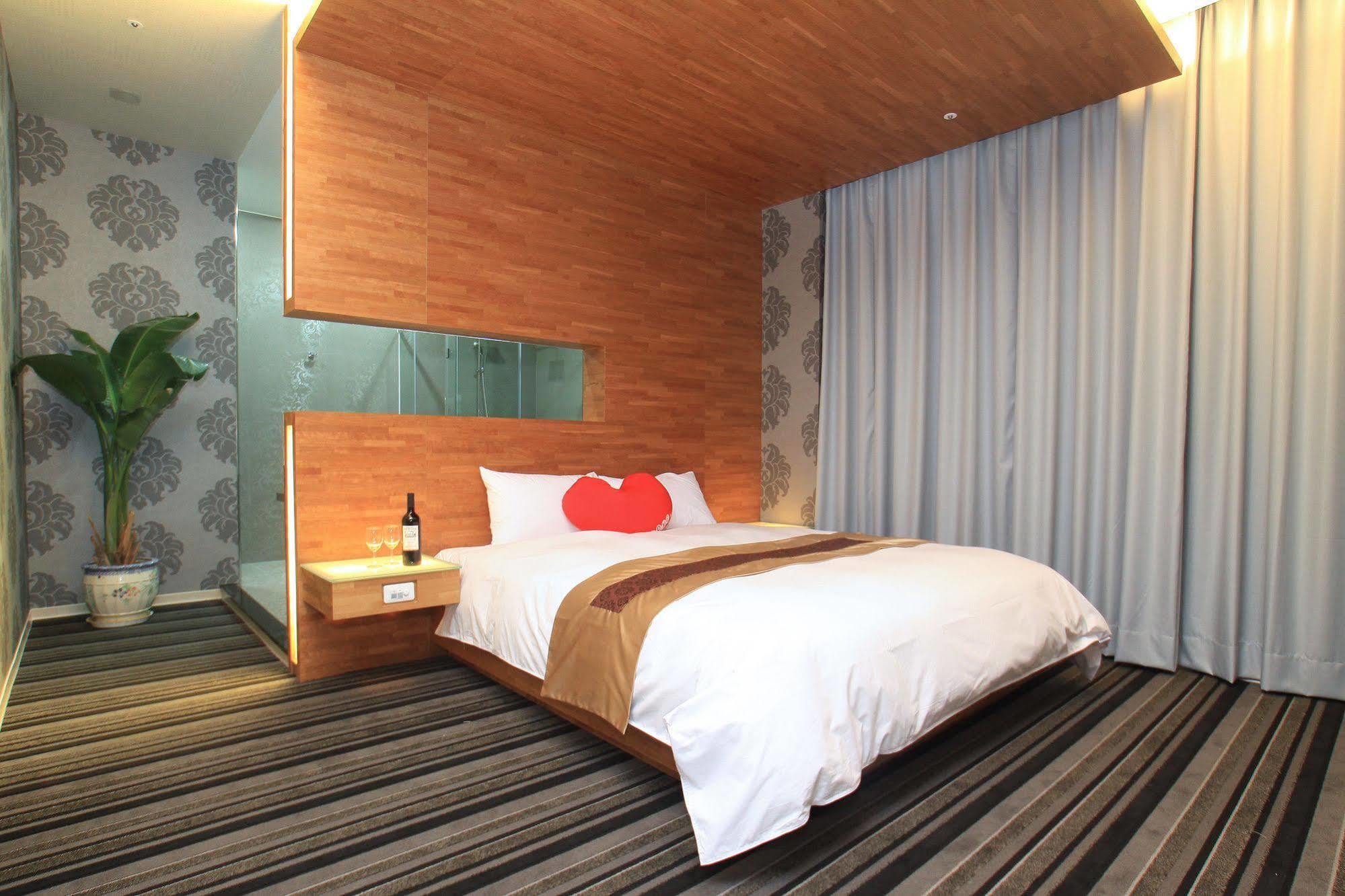 Yoai Hotel Yilan Exterior photo